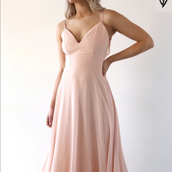 ✨NWT LULU’S BEAUTY BLUSH RUFFLED LACE MAXI DRESS - Picture 2 of 4